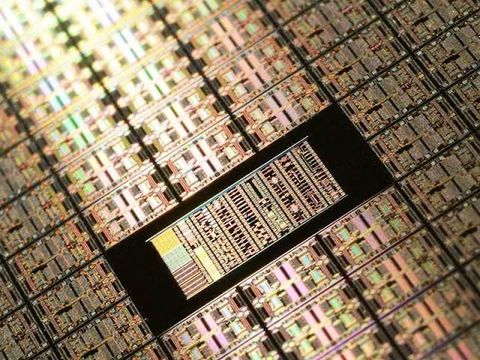 Semiconductor Lithography: 5 Tips for Better Chip Accuracy